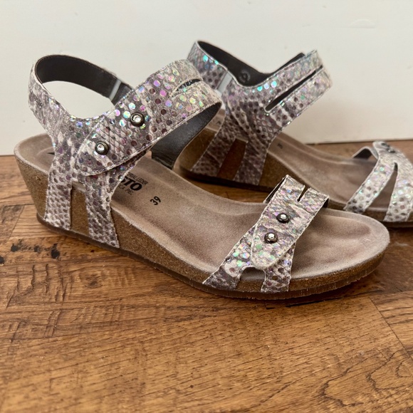 Mephisto Minoa Iridescent Snake Leather Wedge Sandal Women's Size 39 9 - Picture 1 of 7